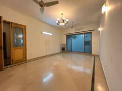 4 Marla Floor For Rent Prime Location Near Located All Facilities