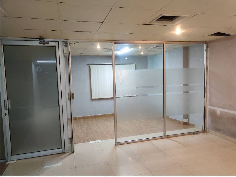 Area 825 Square Feet Office Available For Sale Real Pictures In Main Boulevard Road Gulberg 3 Lahore 2