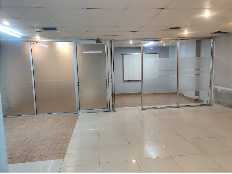 Area 825 Square Feet Office Available For Sale Real Pictures In Main Boulevard Road Gulberg 3 Lahore 8