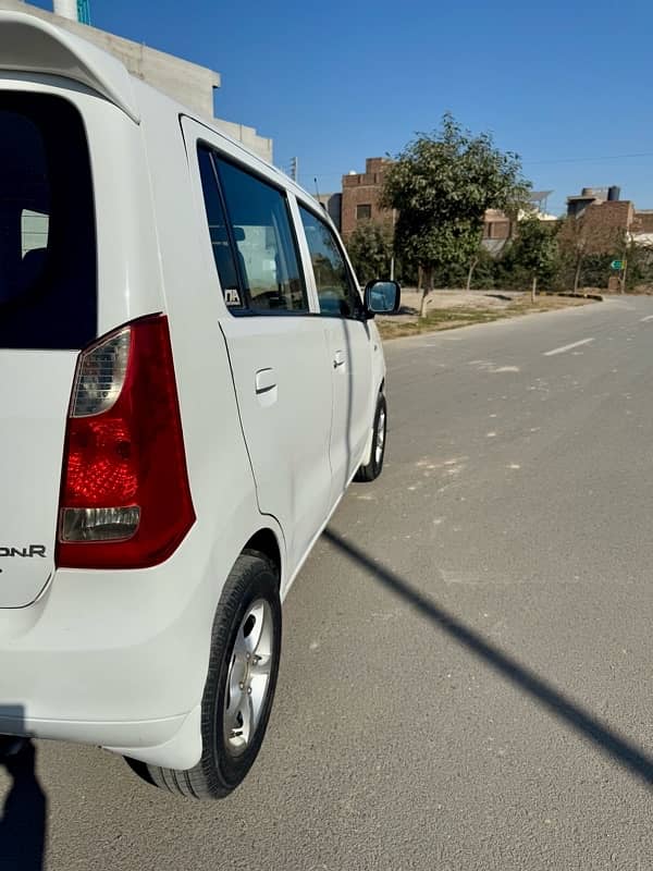 Suzuki Wagon R 2017 11