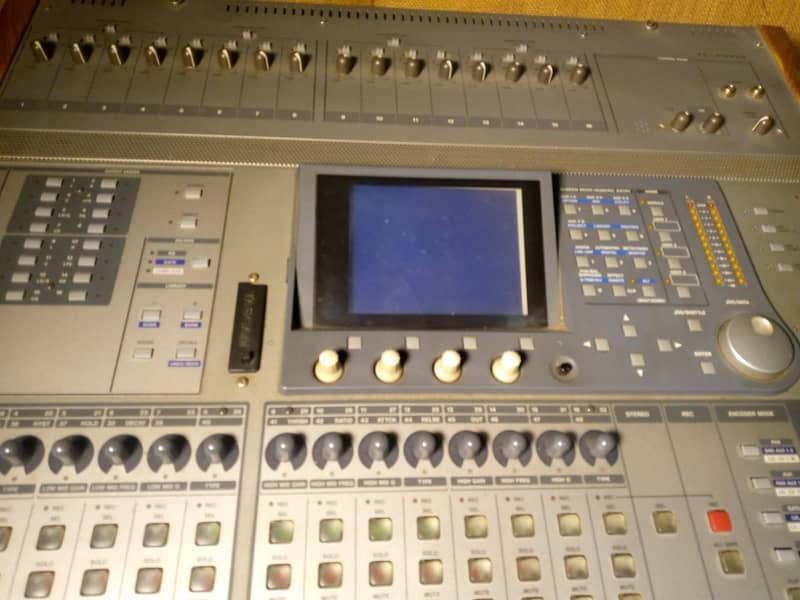 Tascam DM-3200 / Digital Mixing Console / dj mixer 0