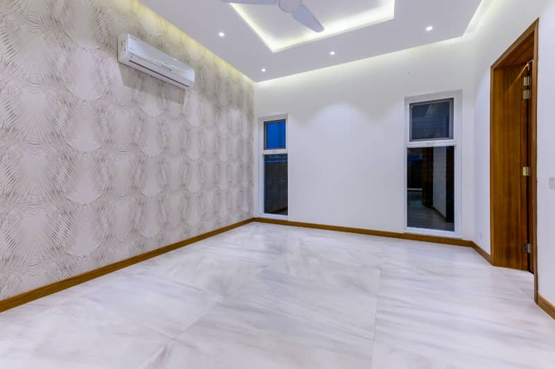 D H A Lahore 1 Kanal Mazhar Munir Design House With 100% Original Pictures Available For Rent 15