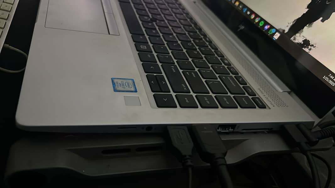 HP EliteBook 840 G5 touch and type 3