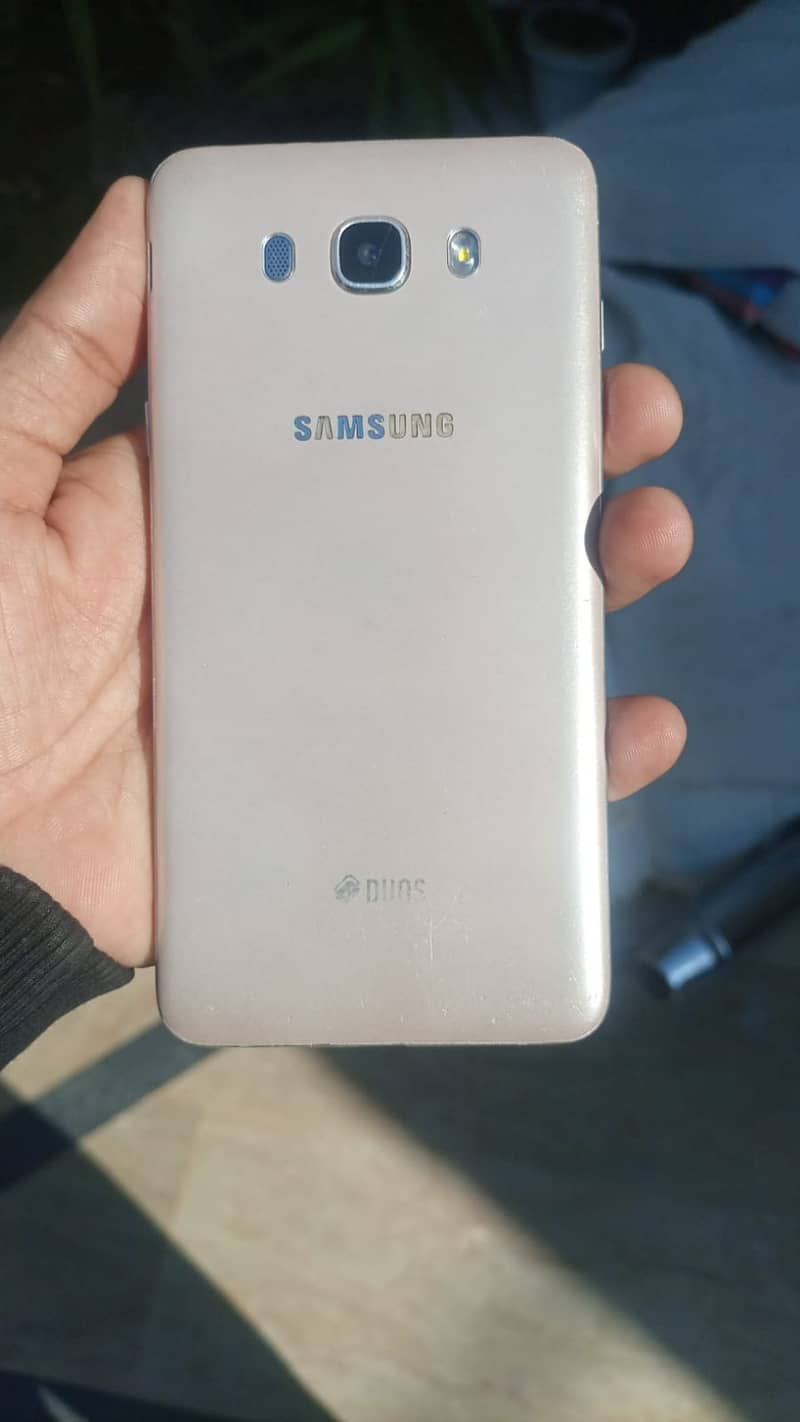 Samsung Mobile J7 (10) 2gb and 16gb 2