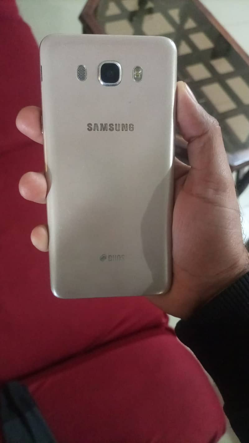 Samsung Mobile J7 (10) 2gb and 16gb 4