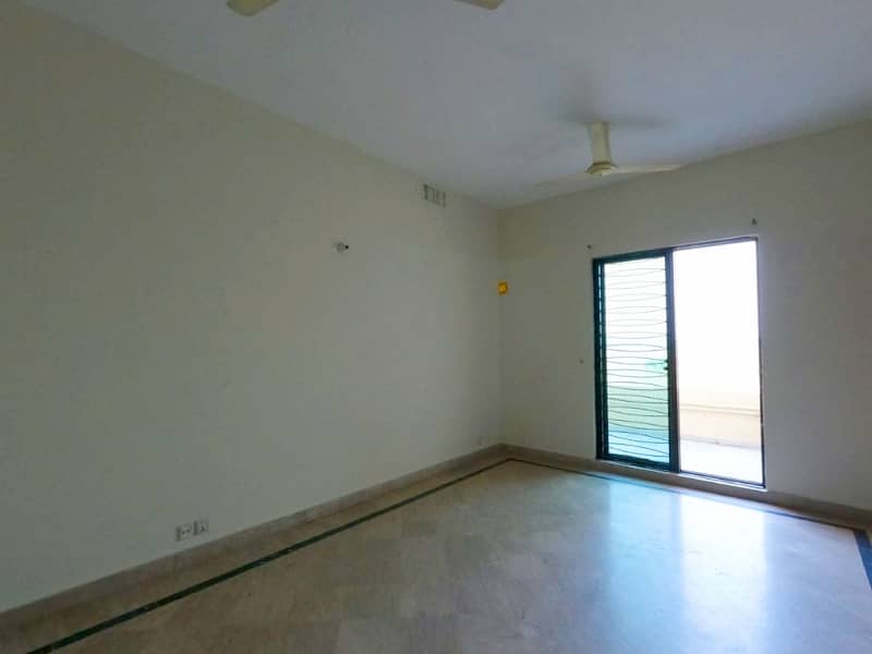 2 Kanal House With Basement - Prime Location - EME Society 40