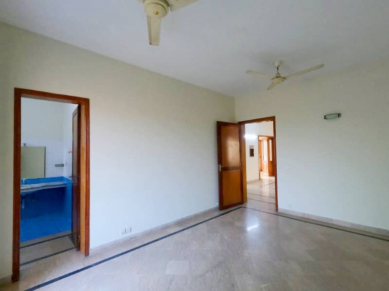 2 Kanal House With Basement - Prime Location - EME Society 41