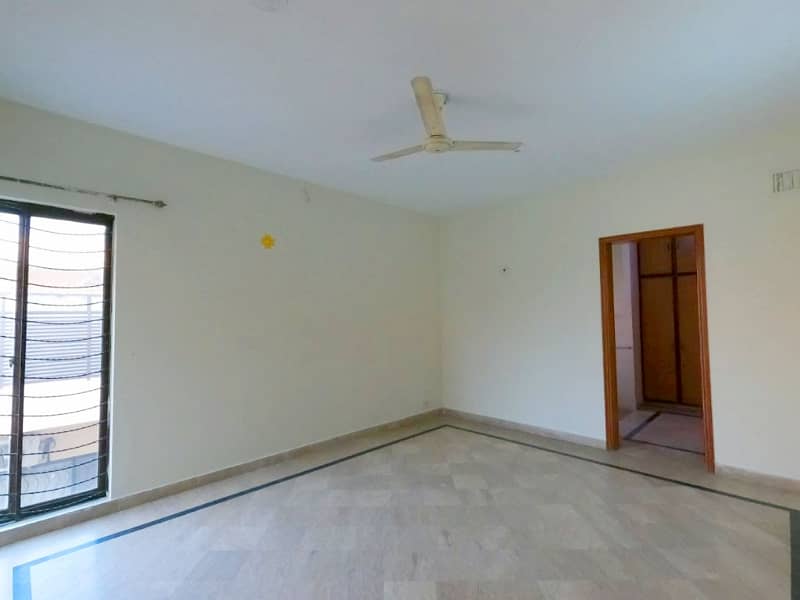 2 Kanal House With Basement - Prime Location - EME Society 44