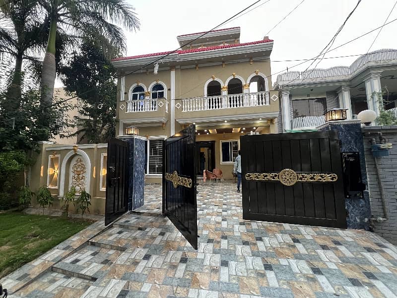 12 Marla Brand new House For Sale Hot Block G1 Near Doctors Hospital 0