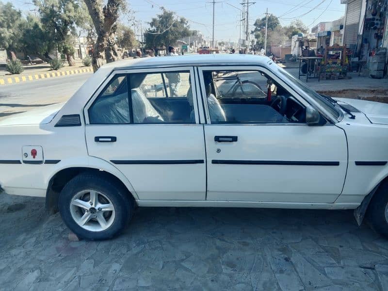 Toyota Corolla XE 1982 4