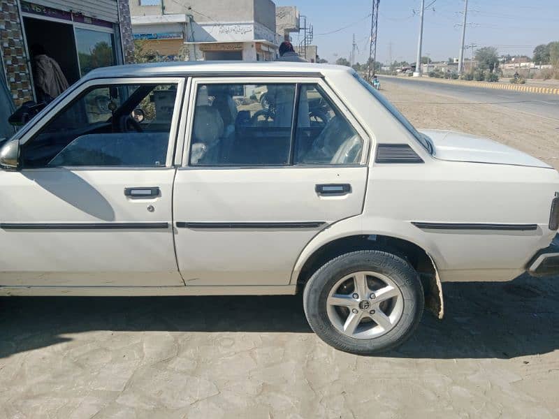 Toyota Corolla XE 1982 6