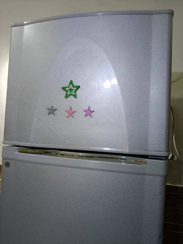 Dawlance Fridge in Good Condition 1