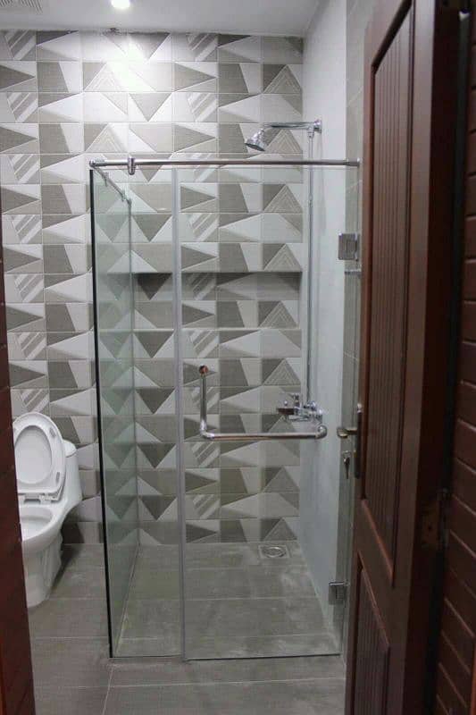 Shower cabins / shower doors / glass shower 2