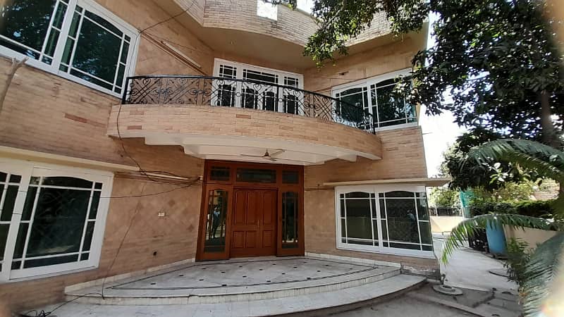 DHA Phase 3, 02 Kanal, 07 Bed, Luxurious House For Rent. 1