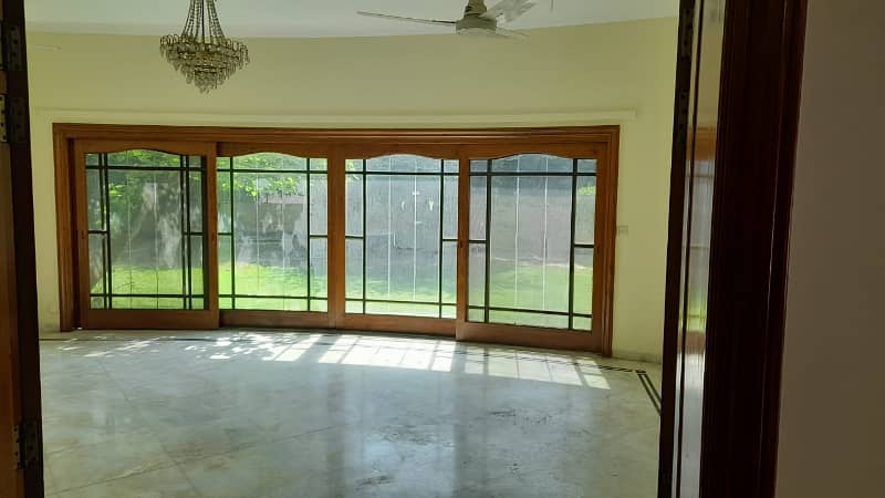 DHA Phase 3, 02 Kanal, 07 Bed, Luxurious House For Rent. 9