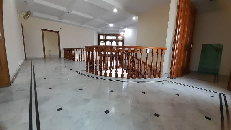 DHA Phase 3, 02 Kanal, 07 Bed, Luxurious House For Rent. 13