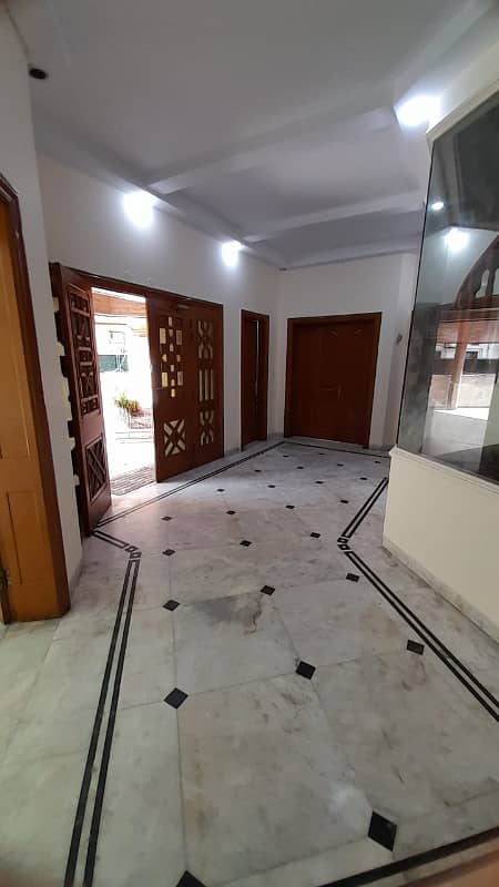 DHA Phase 3, 02 Kanal, 07 Bed, Luxurious House For Rent. 14