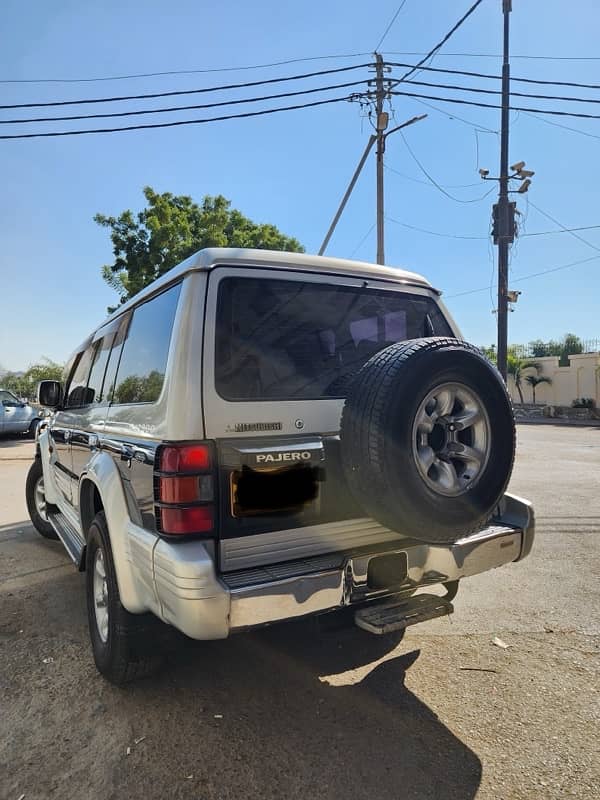 Mitsubishi Pajero 1995 Exceed variant 1