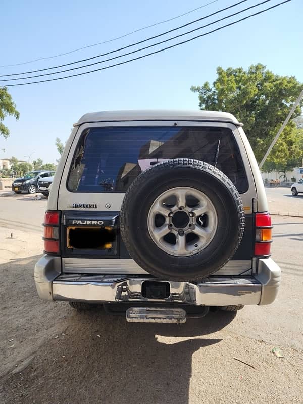 Mitsubishi Pajero 1995 Exceed variant 2