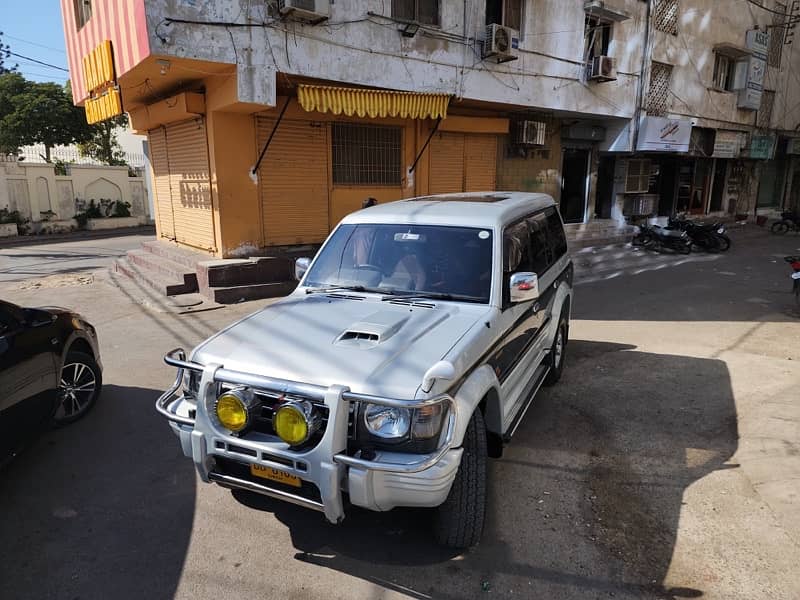 Mitsubishi Pajero 1995 Exceed variant 3