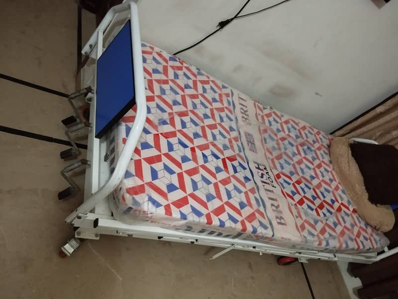 Medical bed / patient bed / Hospital bed / wheel chair for sale 0