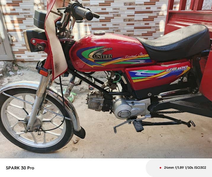 United Loader Rickshaw 100cc good condition 10