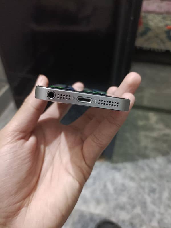 iphone 5s 16GB non pta condition 10by10 hai 0