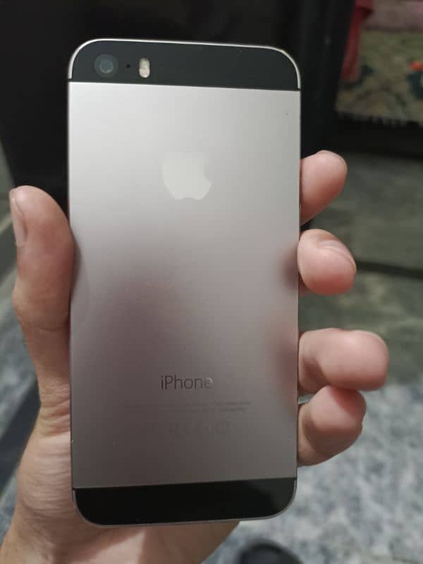 iphone 5s 16GB non pta condition 10by10 hai 1