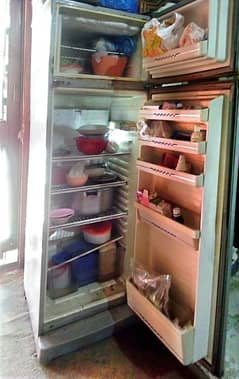 Second-Hand Refrigerator for Sale – Great Condition