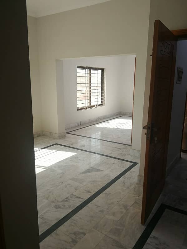 BEAUTIFUL UPPER PORTION FOR RENT 5