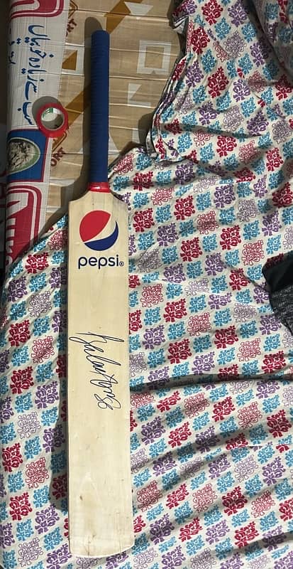 Babar Azam signed bat 1