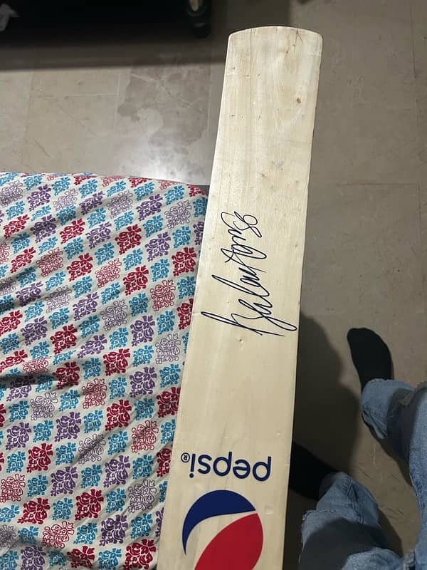 Babar Azam signed bat 2