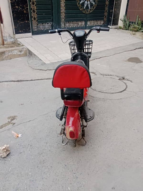 scooty for sale 3