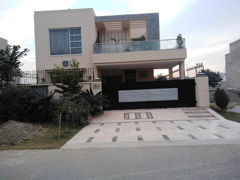 1 Kanal Owner Build Decent House With available Excellent location For Sale 0