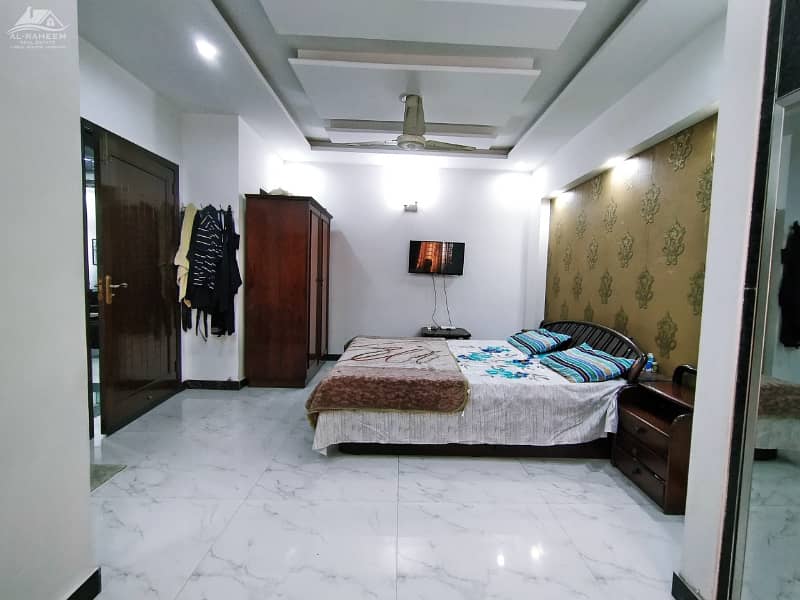 1 Kanal Owner Build Decent House With available Excellent location For Sale 22