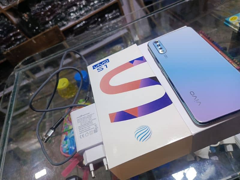 vivo s1 new condition all accessories 5