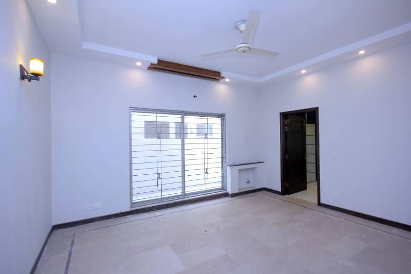 Cantt Properties Offers 1 KANAL House Available For Rent In Phase 5 DHA 10