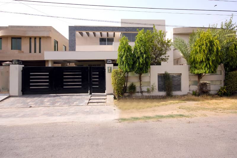 Cantt Properties Offers 1 KANAL House Available For Rent In Phase 5 DHA 13