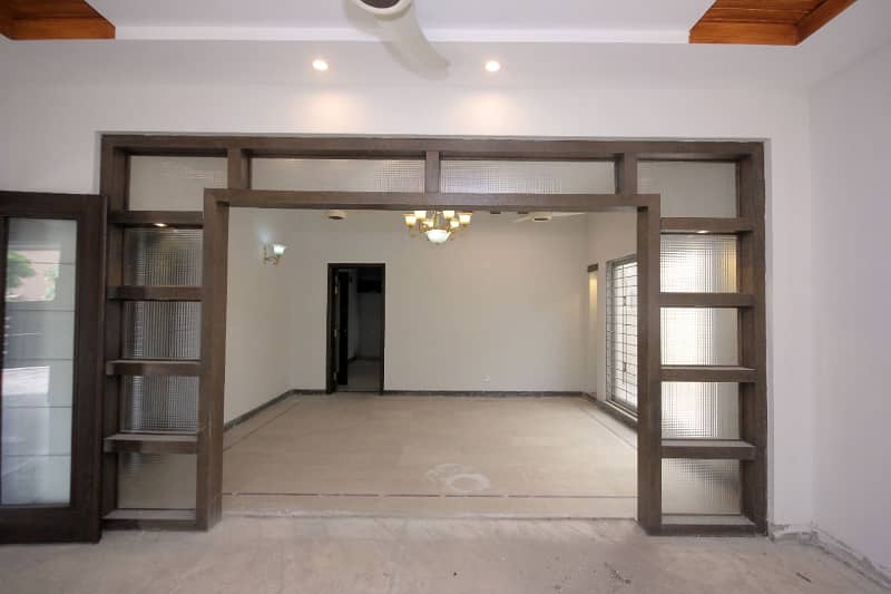 Cantt Properties Offers 1 KANAL House Available For Rent In Phase 5 DHA 18