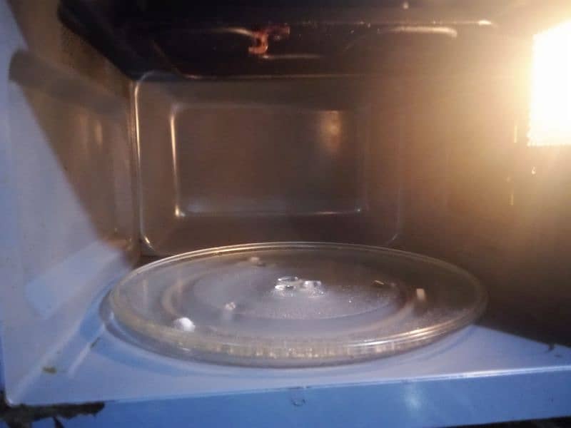 microwave oven 4