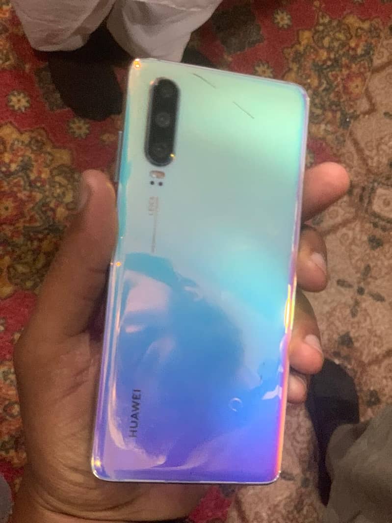 Huawei P30 6/128 Non PTA (slight shade) 1