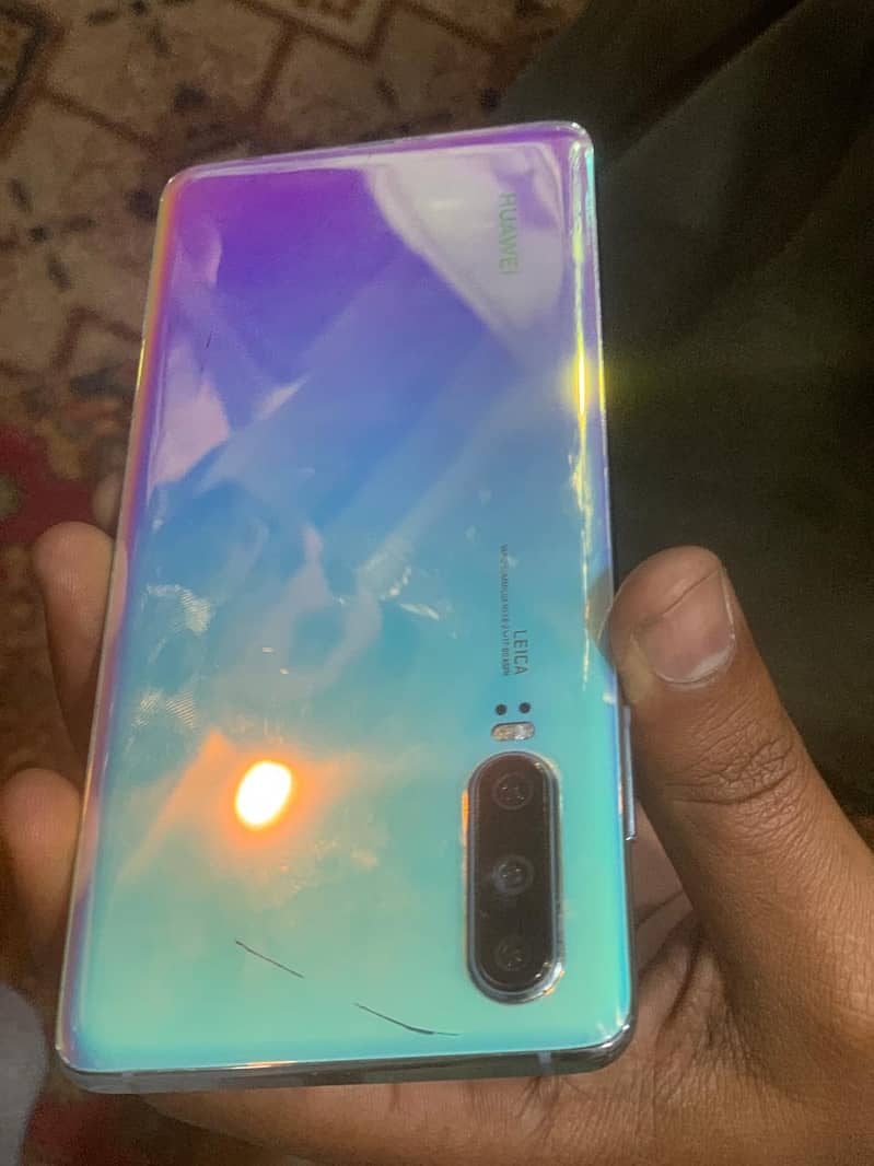 Huawei P30 6/128 Non PTA (slight shade) 2