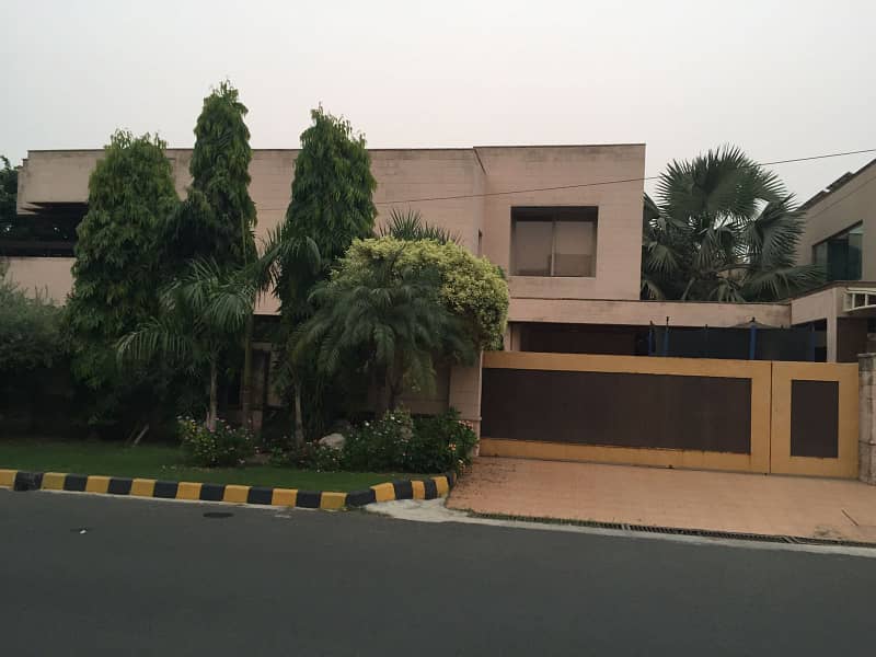 2 KANAL LUXURY CORNER HOUSE FOR RENT 0