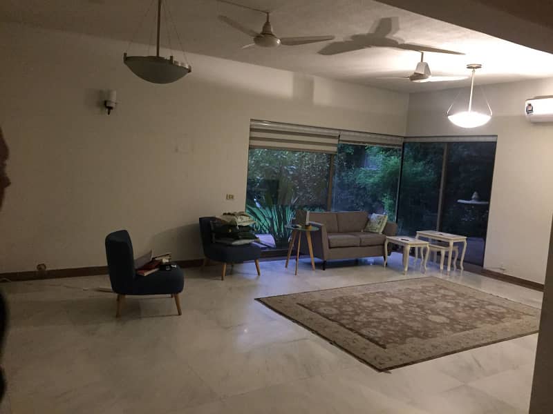 2 KANAL LUXURY CORNER HOUSE FOR RENT 9