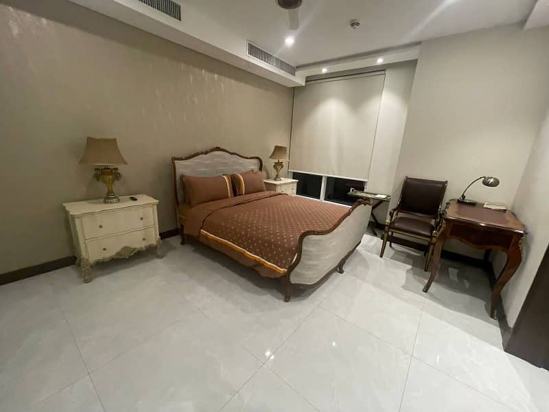 LUXURY APARTMENT IN GULBERG FOR RENT 3