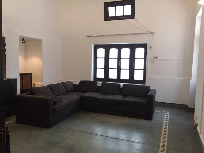 1.5 KANAL FULL HOUSE FOR RENT IN MAIN CANTT 10