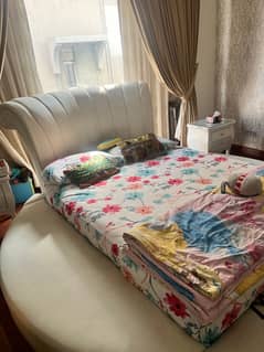 Bed set with study table in prestine condition!!