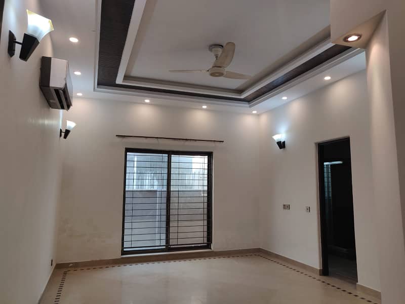 1 Kanal House For Rent In DHA Phase 4, Lahore 7