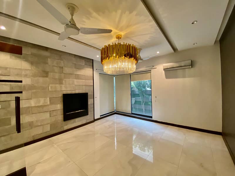 Modern 1 Kanal House For Rent In DHA Phase 5, Lahore 10