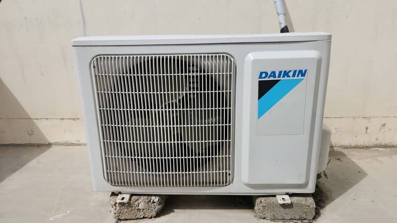 1 ton Daikin Split Ac For Sale 0